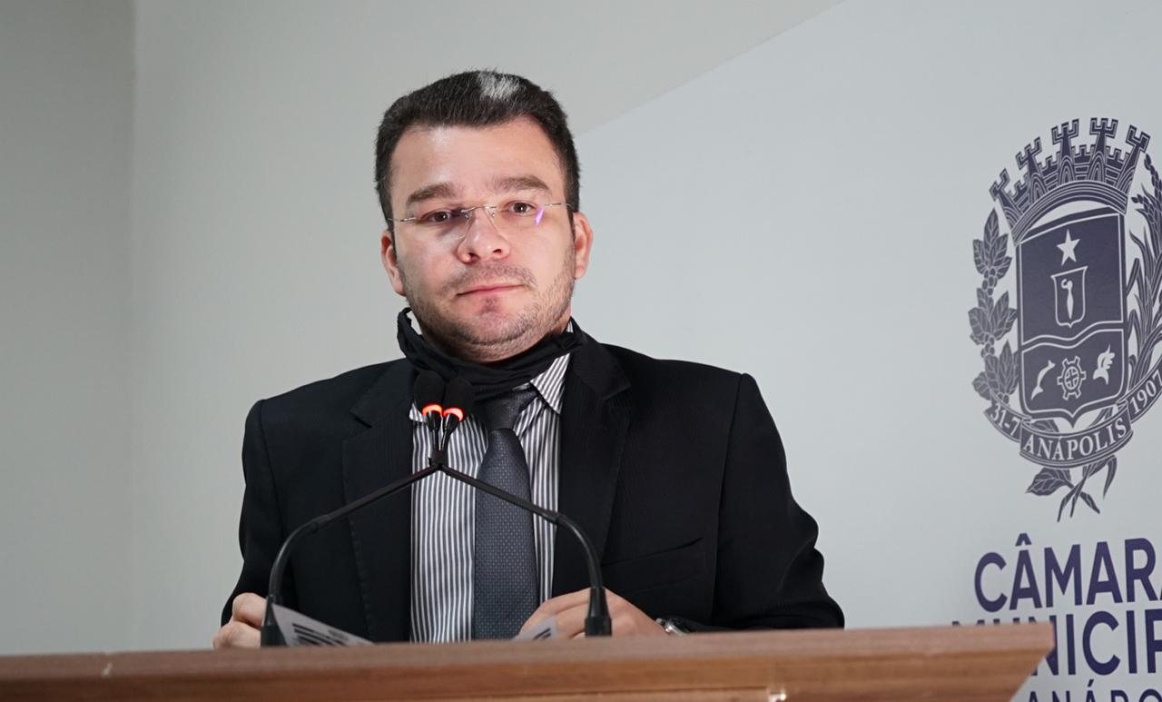 Teles Júnior pede sensibilidade do governador para não fechar comércio e igrejas