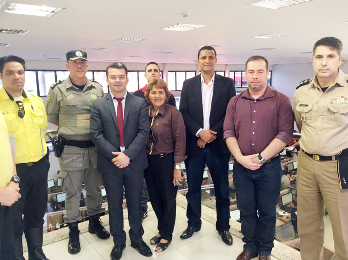 Teles Júnior visita Centro de Inteligência da SSP e busca aplicar experiência do projeto em Anápolis