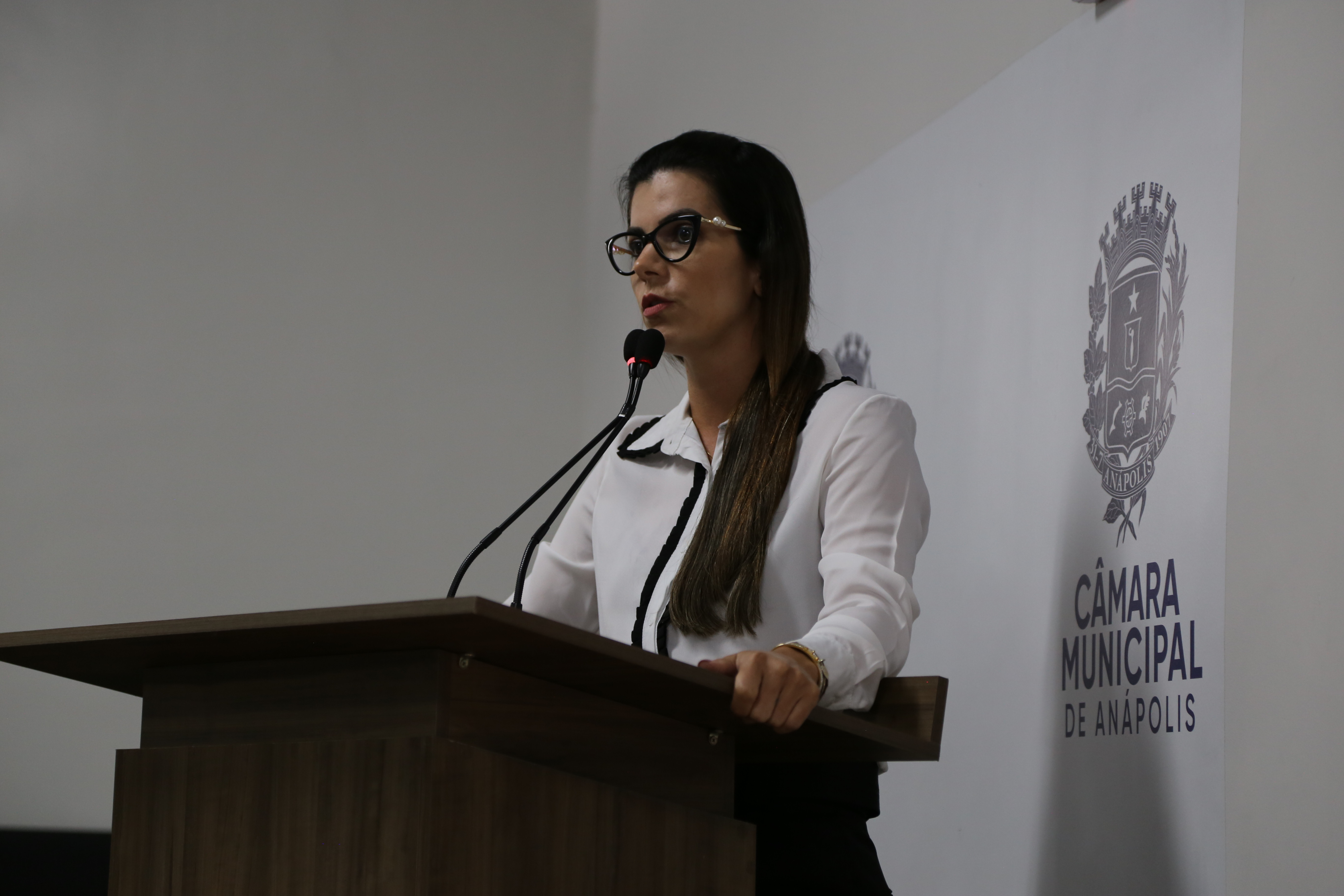 Thaís Souza confirma repasse de emenda parlamentar para implantação do castramóvel