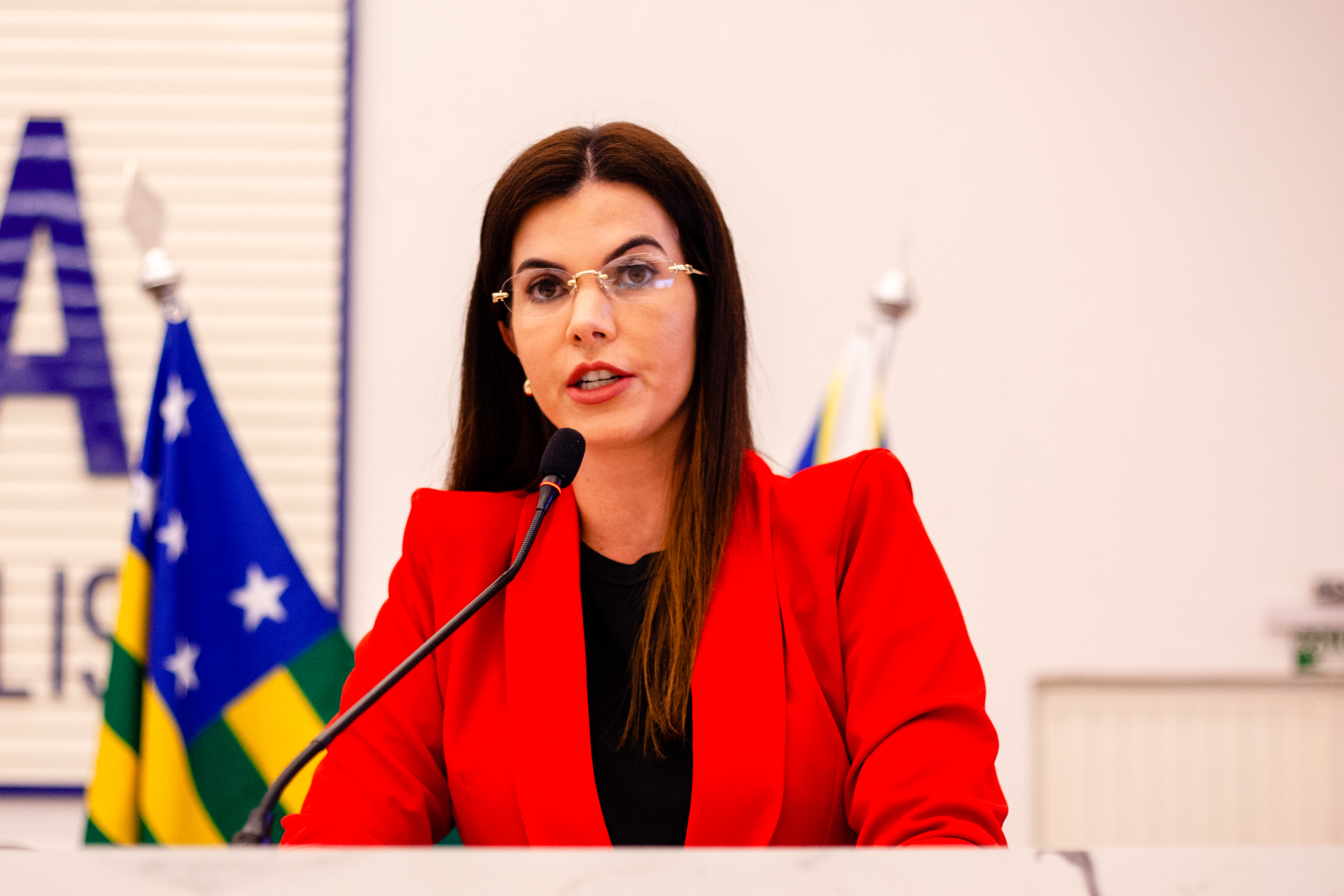 Thaís Souza destaca Dezembro Verde, mês de campanha contra o abandono e maus tratos de animais