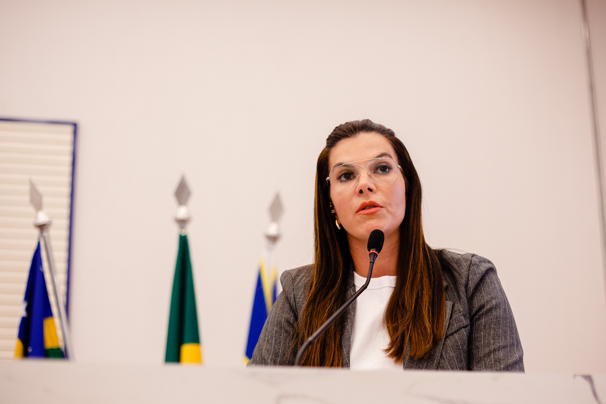 Thaís Souza se mostra indignada com crime praticado contra animal por jovem, em São Paulo, que repercutiu em todo o país