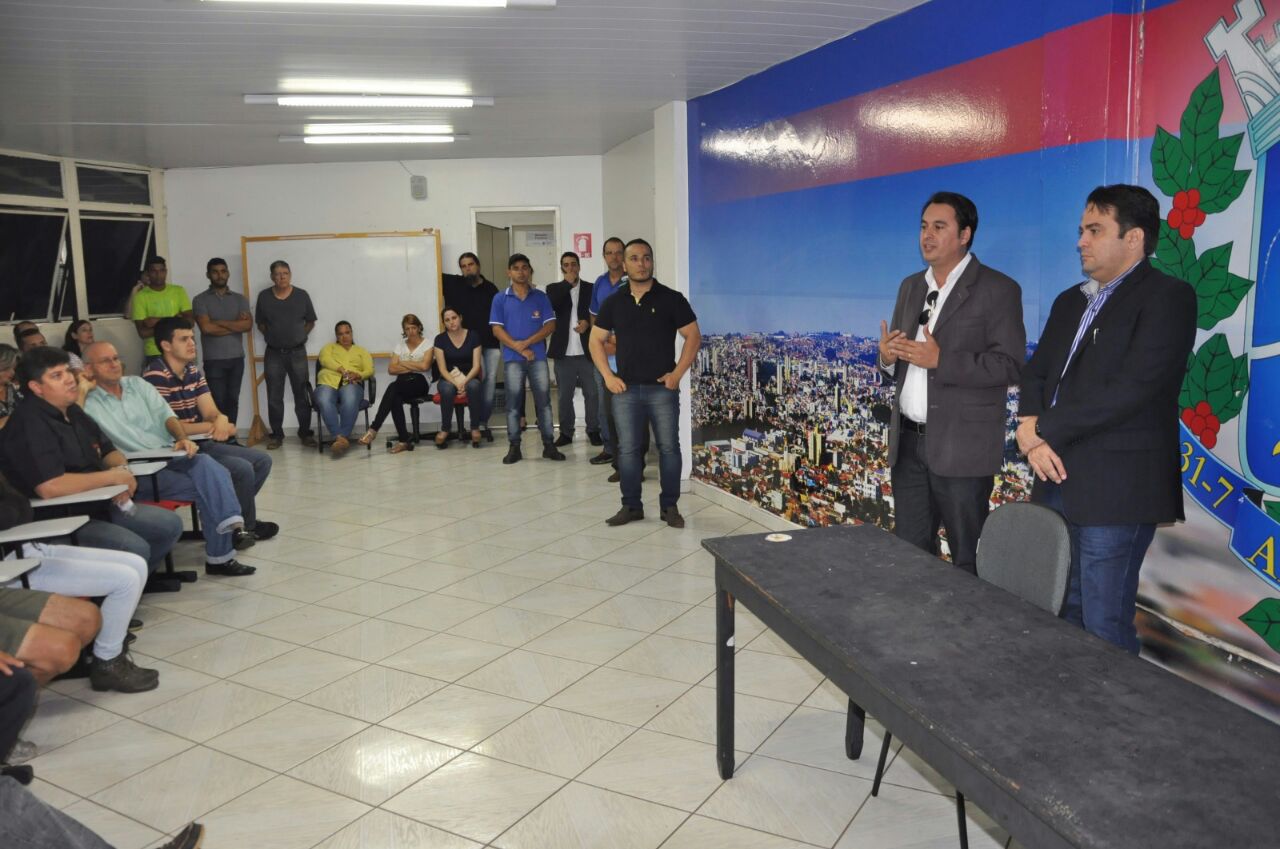 Vereador Jean Carlos participa de reunião entre prefeito e boxistas do terminal urbano