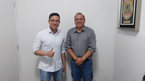 Vereador Policial Federal Suender recebe em seu gabinete o empresário Roberto Tsukino