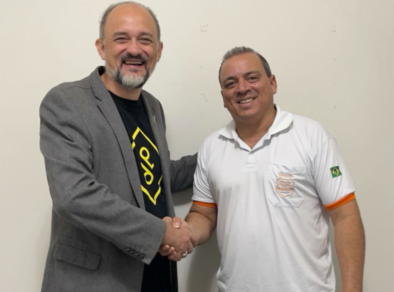 Vereador Policial Suender recebe o especialista em tecnologia Freud Oliveira em seu gabinete