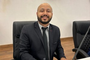 Vereador Professor Marcos cobra aumento do salário para as cuidadoras em audiência pública