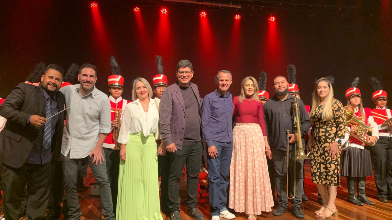 Vereador Reamilton do Autismo participa da Quarta Cultural com apresentações de bandas escolares