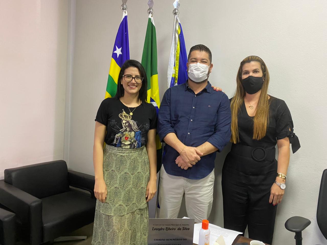 Vereadora de Goiânia visita Câmara Municipal