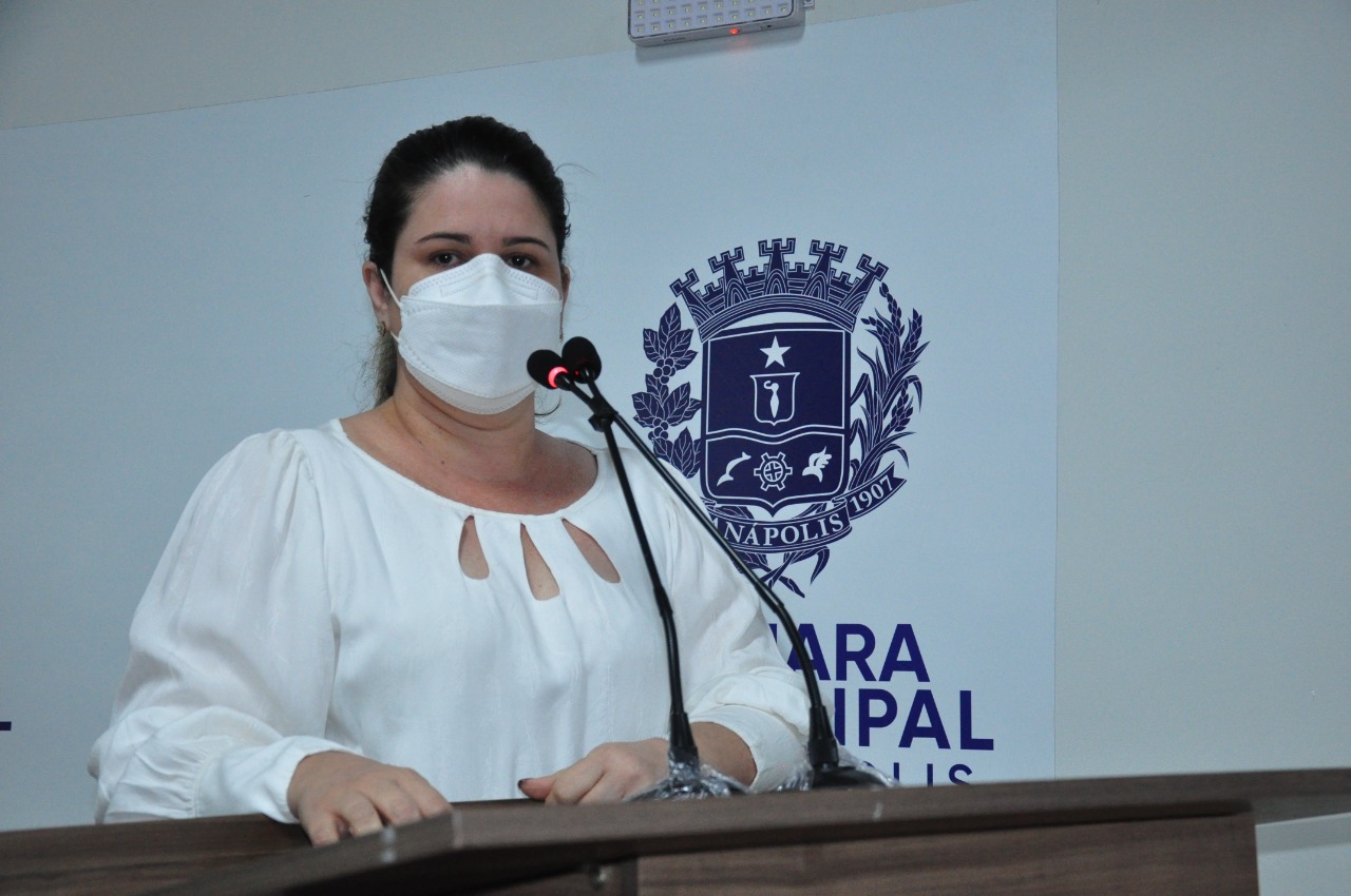 Seliane da SOS fala sobre o trabalho de acolhimento a mulheres realizado pelo Projeto Esperança