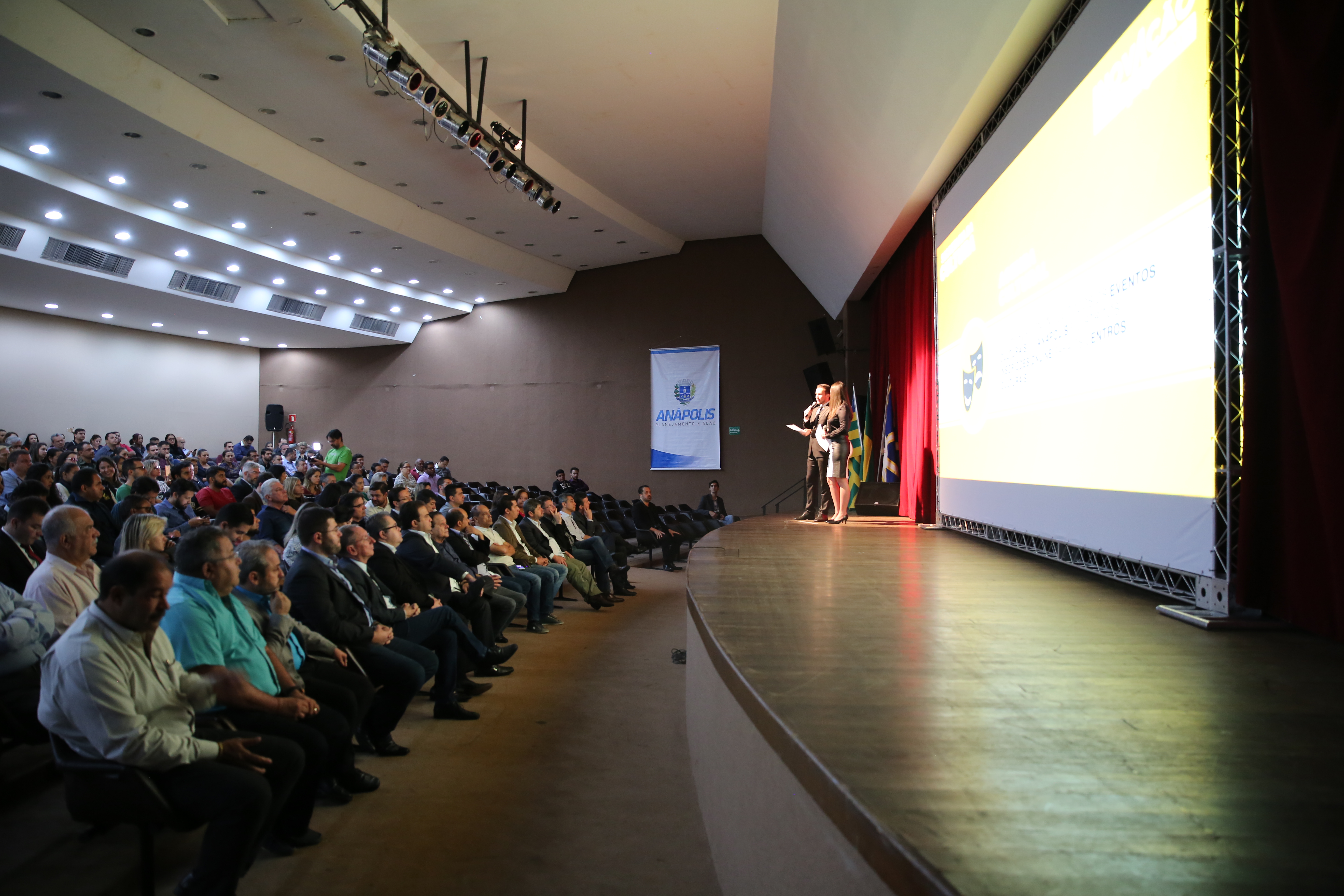 Vereadores acompanham lançamento do Portal do Cidadão, ferramenta que faz parte do Programa Inovar, da Prefeitura de Anápolis