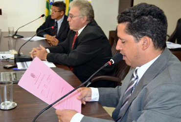  Vereadores aprovam aumento de salário a funcionários da Camara