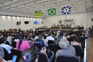 Vereadores aprovam nove projetos de lei em sessão extraordinária