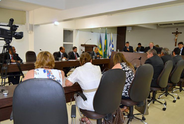Vereadores aprovam reajuste salarial de agentes públicos do município