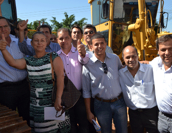  Vereadores assinam ordem de serviço para construção do viaduto