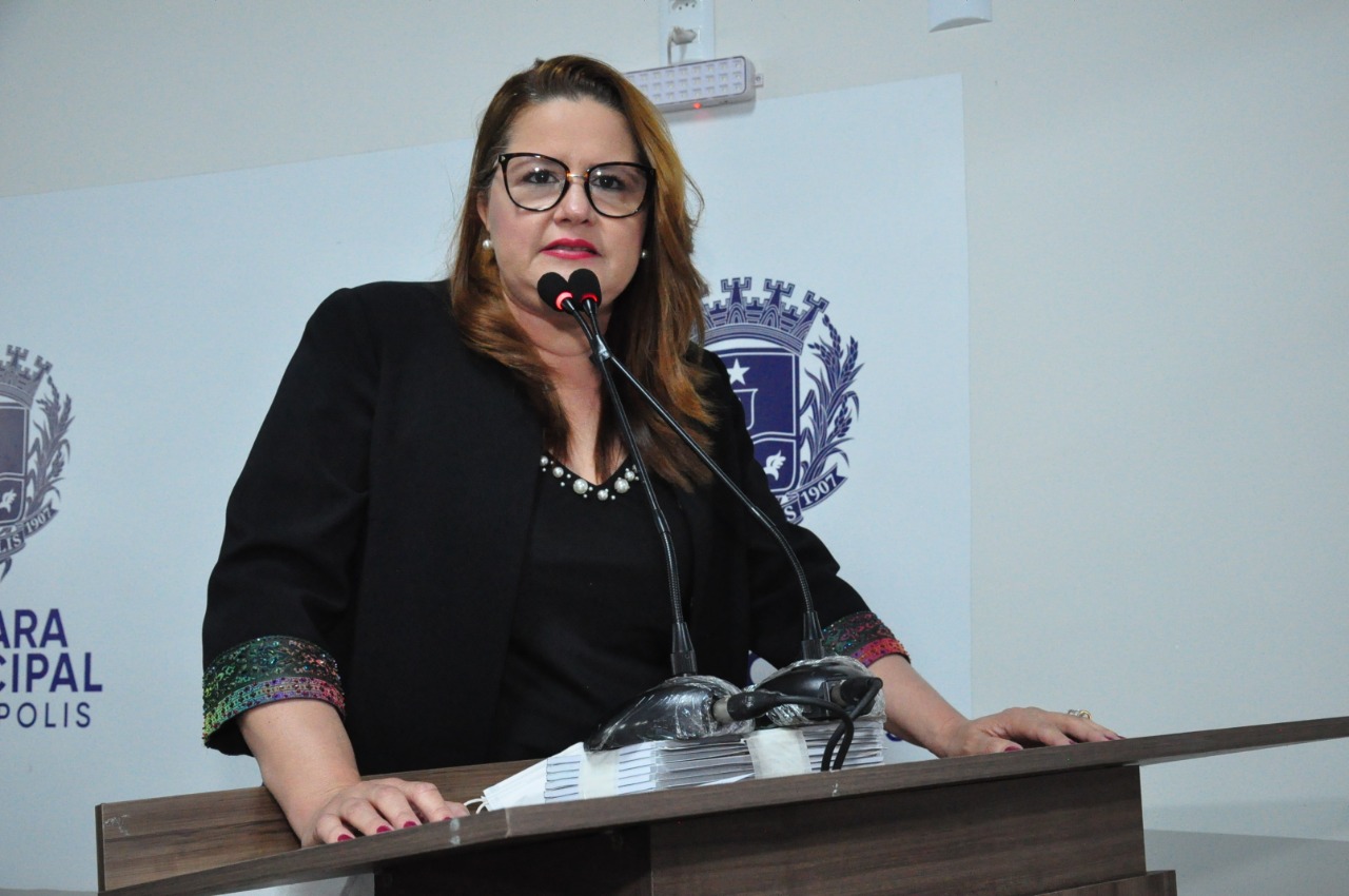 Vereadora Cleide Hilário pede aumento de ônibus nas linhas para atender trabalhadores