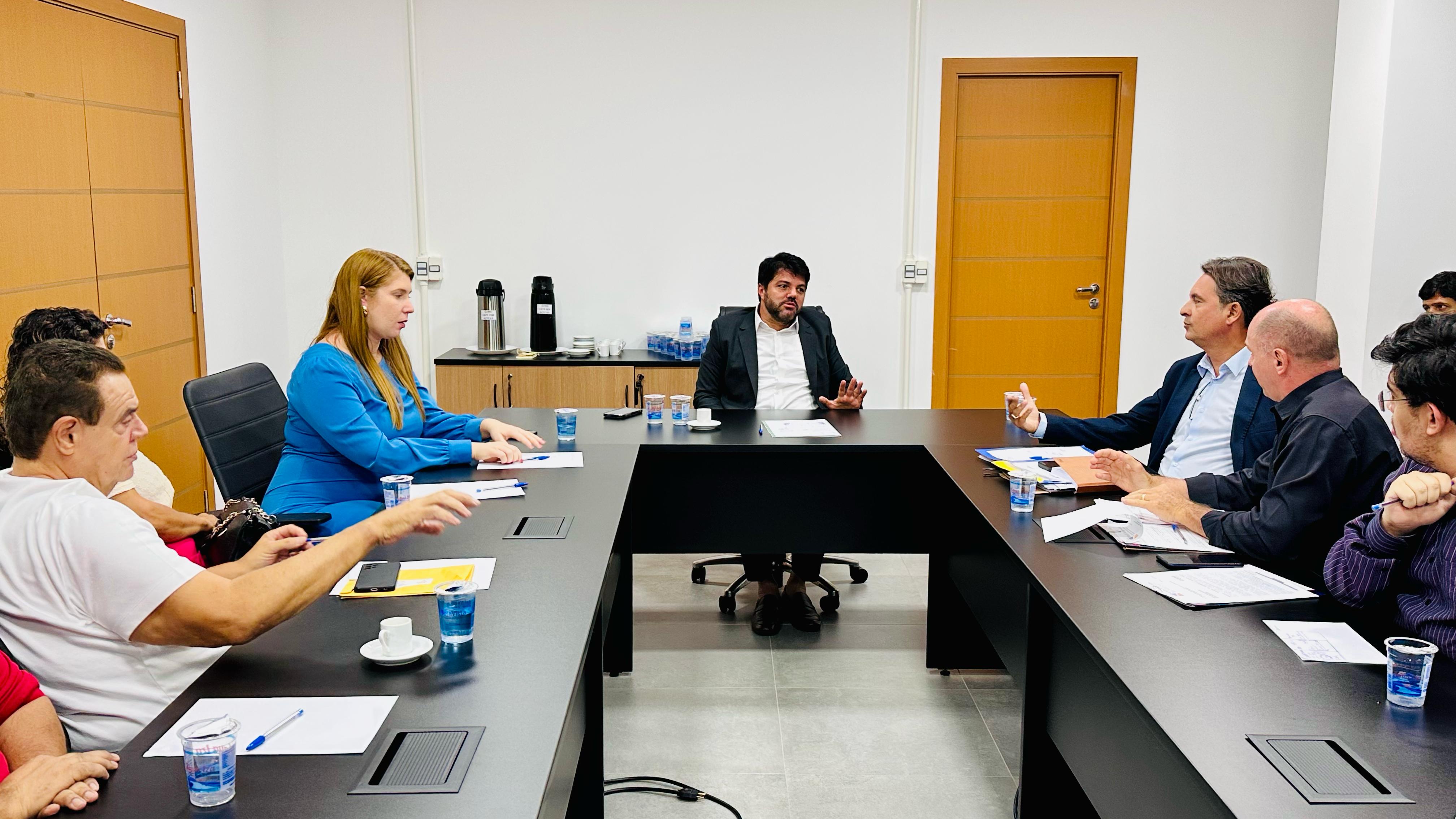 Vereadores fazem parte da mesa de negociações entre sindicatos dos servidores e prefeitura