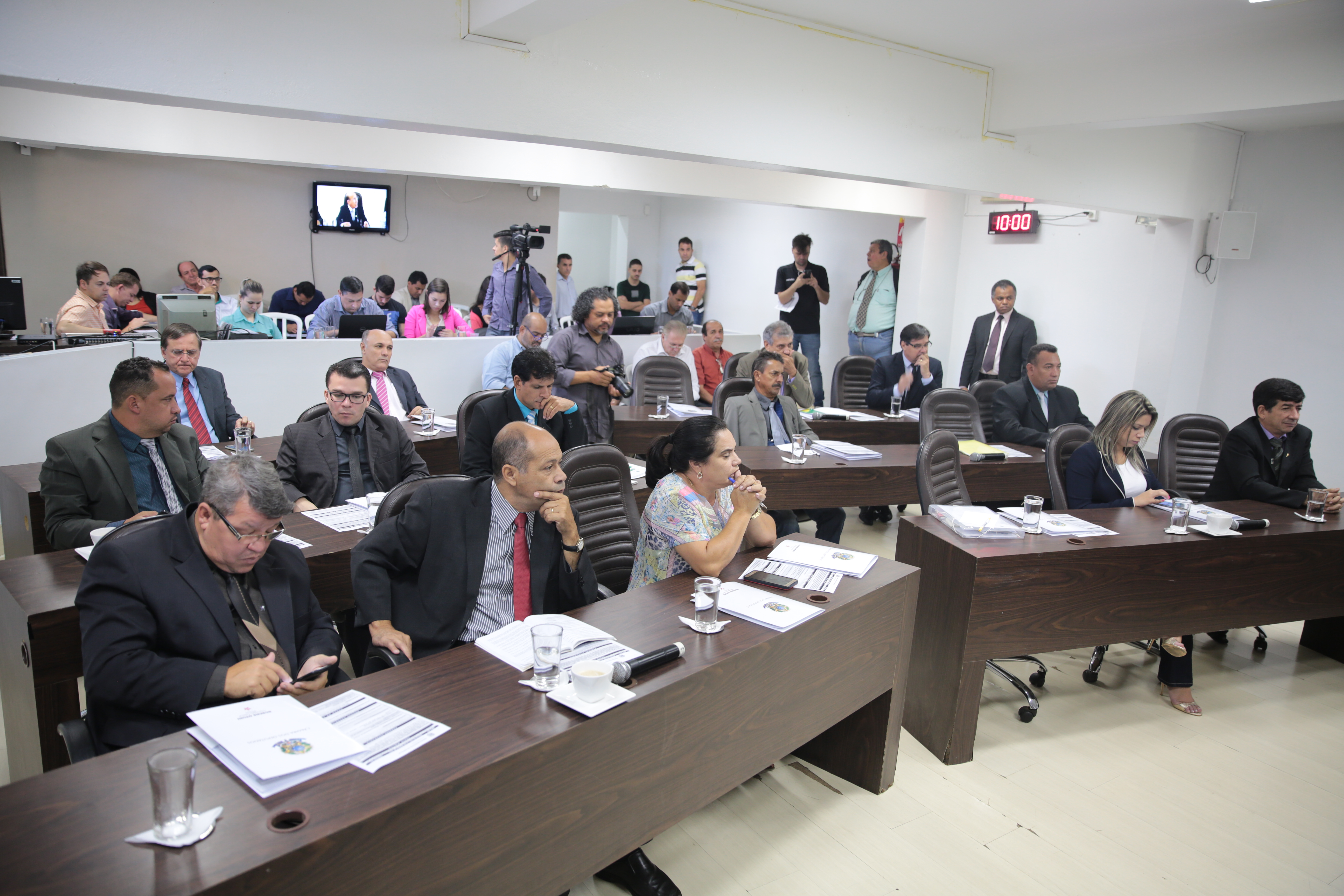 Vereadores mantêm veto do prefeito e aprovam outros dois projetos 