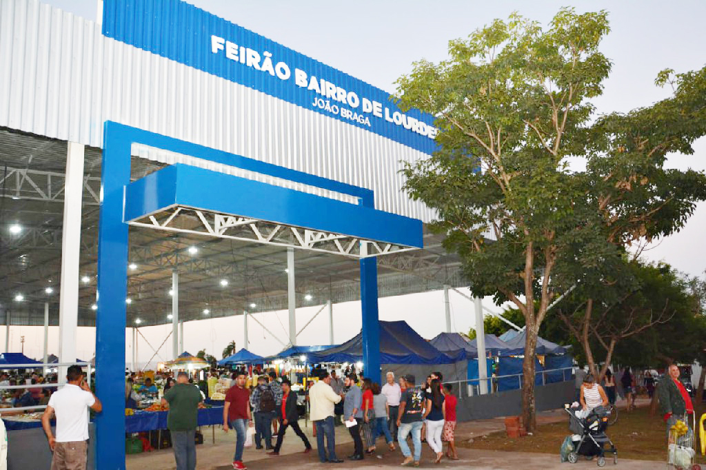 Vereadores participam da entrega dos feirões do Bairro de Lourdes e do Reny Cury