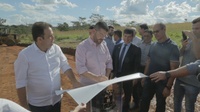Vereadores participam de assinatura de obra de novo viaduto em região do Recanto do Sol