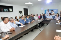 Vereadores, prefeito e MPT assinam OS para construção de escola na Vila São Vicente