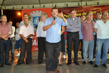 Vereadores prestigiam lançamento da duplicação da Avenida Cachoeira Dourada