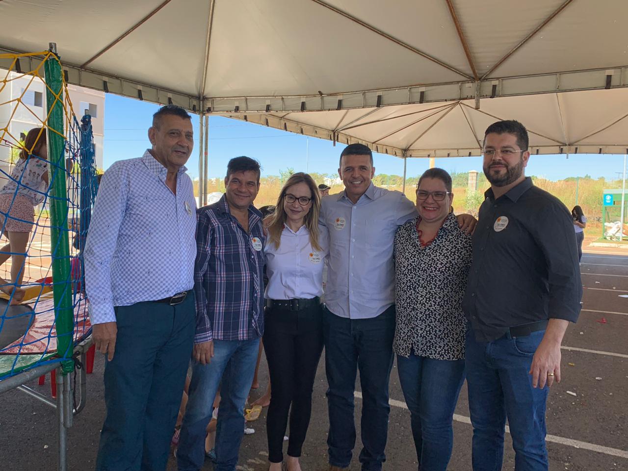 Vereadores visitam secretarias municipais e participam de atualização de cadastro do Bolsa Família no Residencial Colorado I