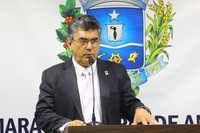 Vespa critica decisão do STF a favor do aborto