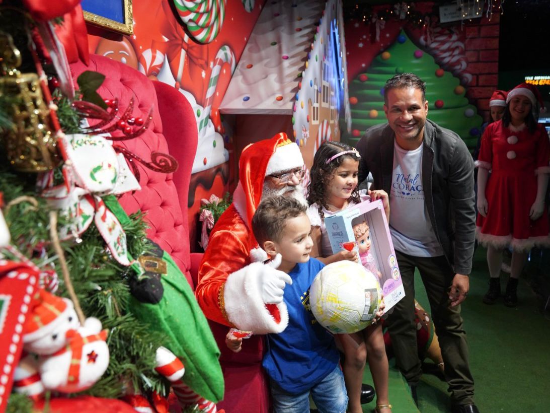 Vice-presidente da Câmara, Domingos Paula, representa o Poder Legislativo no Natal de Coração no Bairro São João