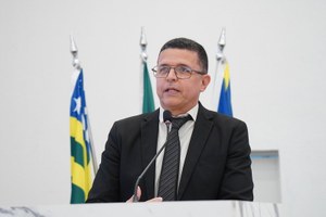 Wederson Lopes demonstra preocupação com política nacional e repercute manifestações por anistia