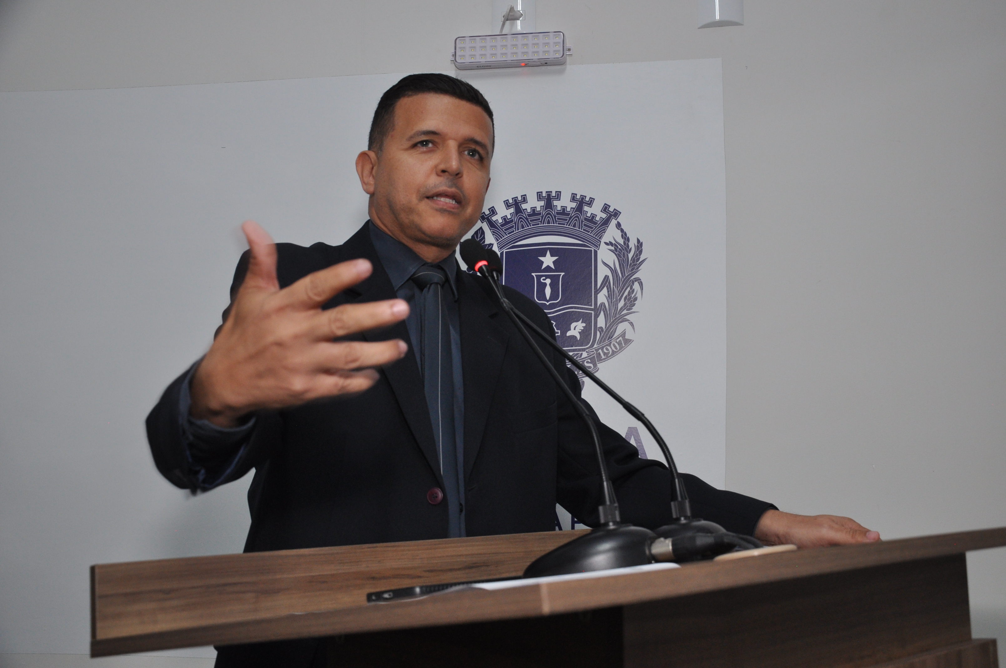  Wederson Lopes pede união de forças para resolver crise na rede estadual de emergência 