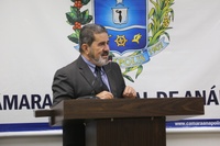 Wilmar pede recuperação de calçada intransitável na Avenida Goiás